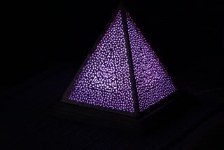 Pyramide Handgemachte_Designerlampe