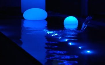 LED-Bar mit 16 LEDS, wasserfest fuer ins Wasserbecken